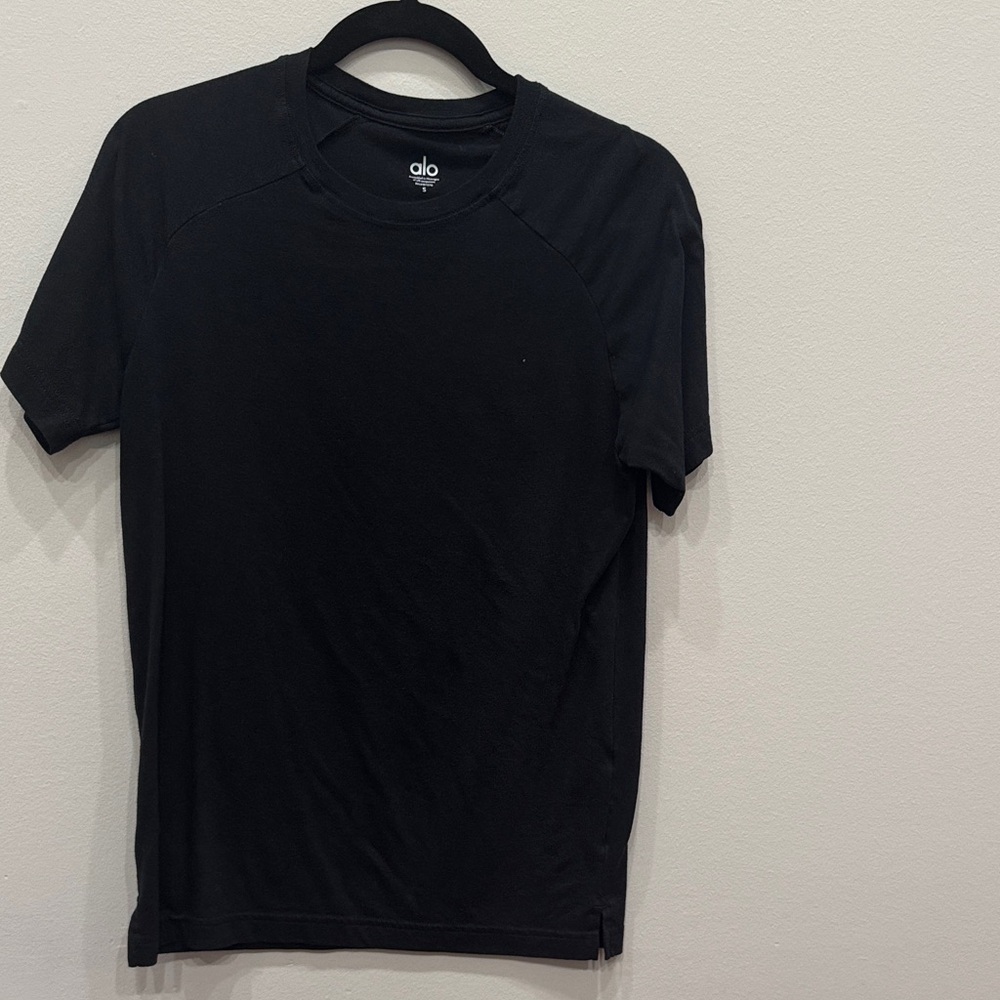 ALO Yoga Men's Classic Black Short Sleeve Tee